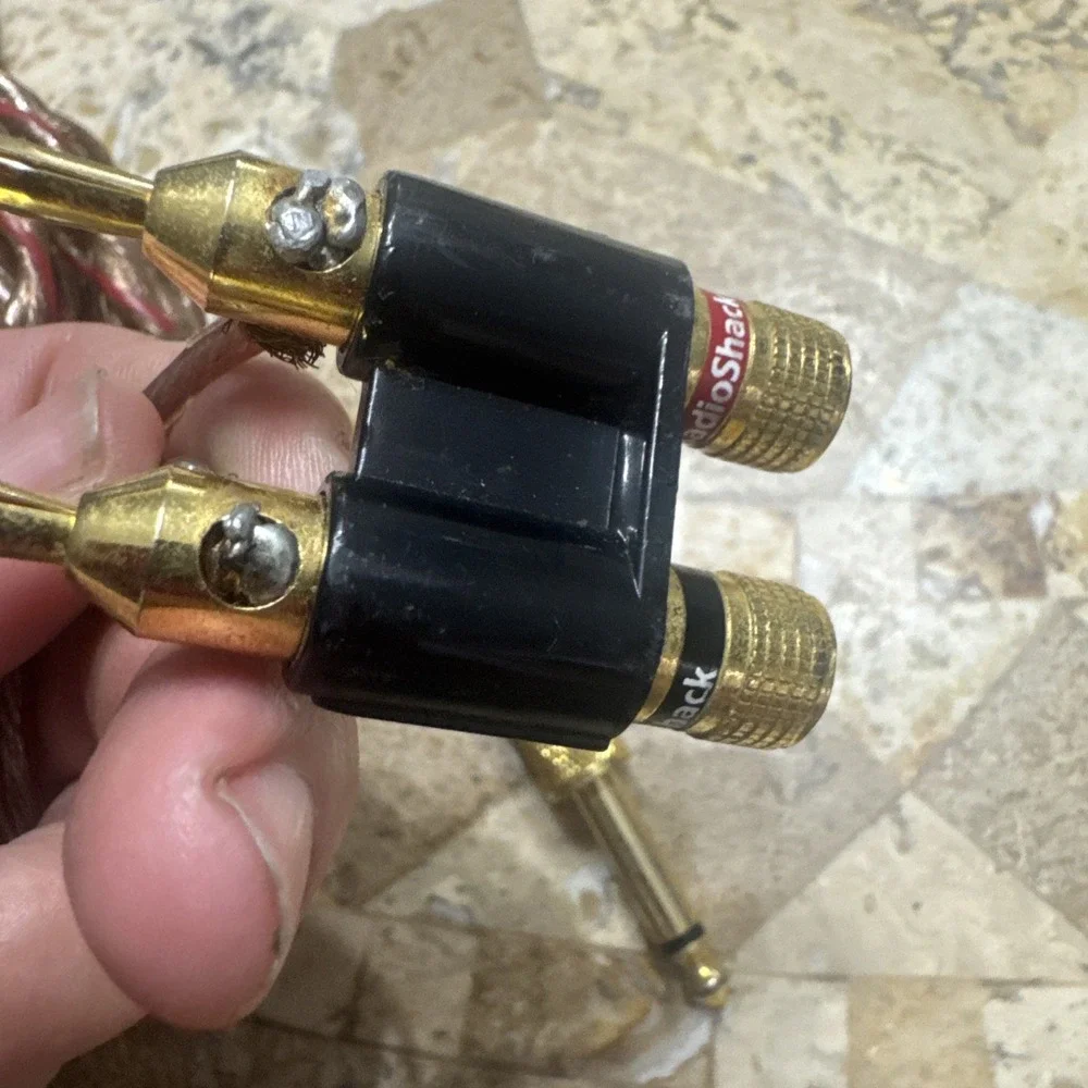 Vintage Radioshack 4mm Banana Male Plug Jack Connector Gold Pin Red + Black